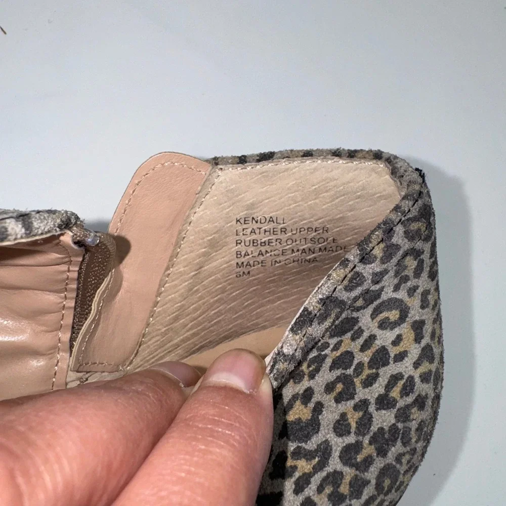 Crown & Ivy Ankle Boots Womens 6 Gray Leopard Kendall Suede Zipper Animal Print